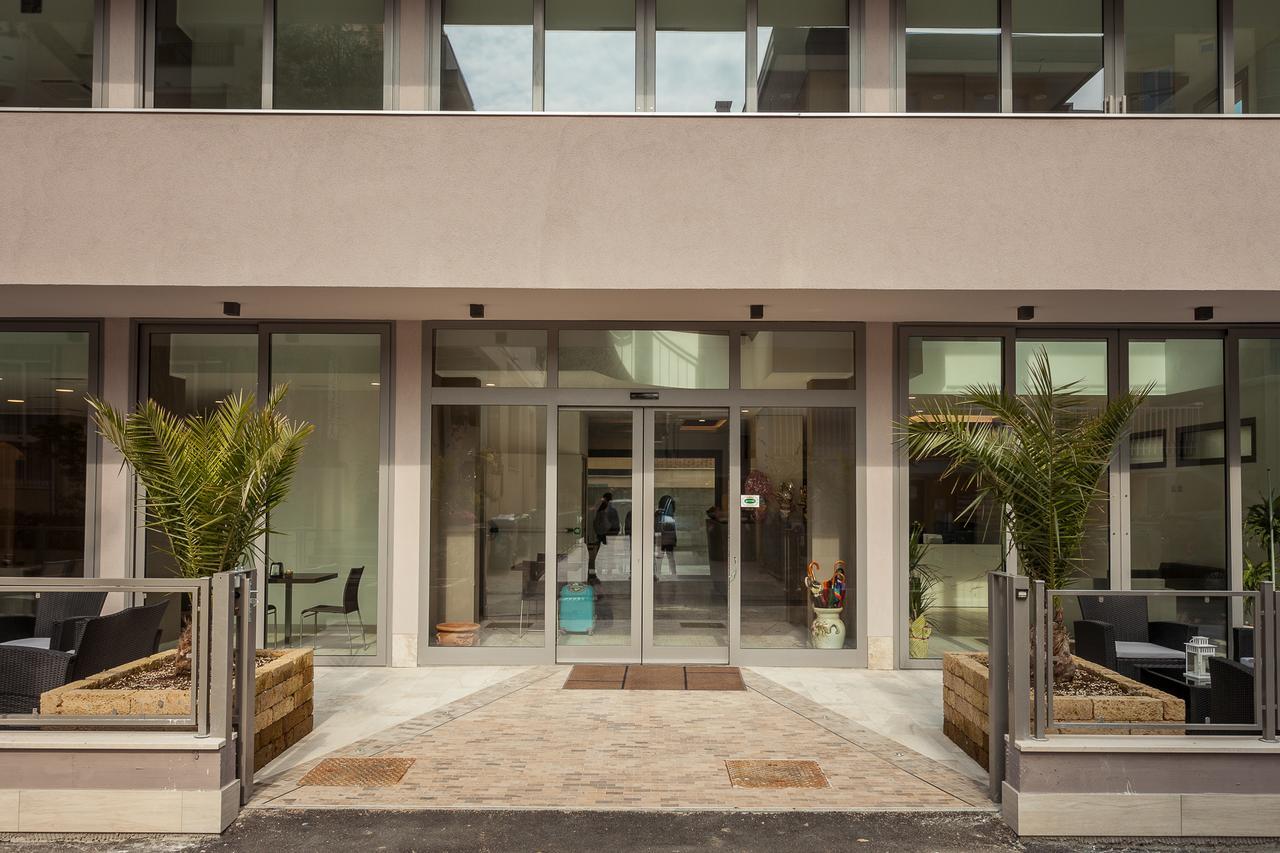 Hotel Gioia Rimini Exteriör bild