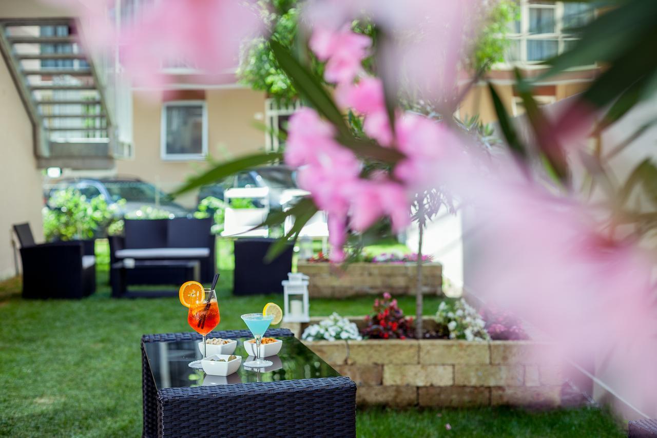 Hotel Gioia Rimini Exteriör bild